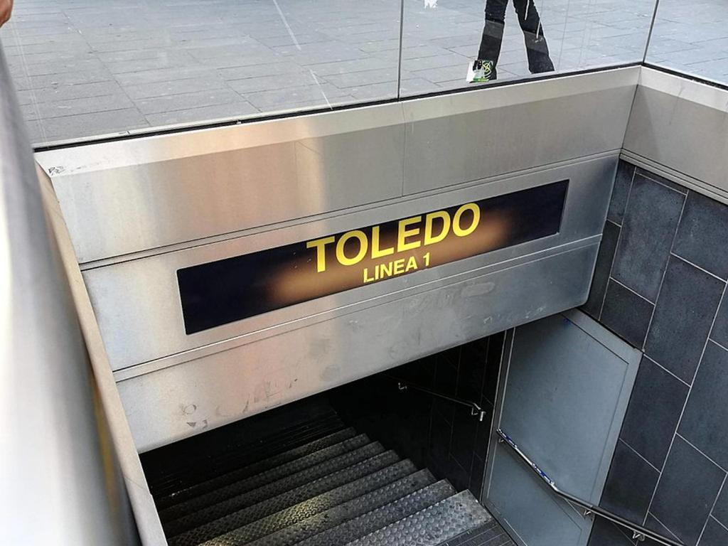 Il Vicoletto A Toledo Hotel Naples Exterior photo